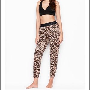 Victoria’s Secret Stretch Fleece Jogger